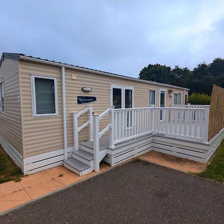 Spacious Comfortable Holiday Home With Unique Layout On 5 Star Shorefield Holiday Park Milford on Sea Exterior photo