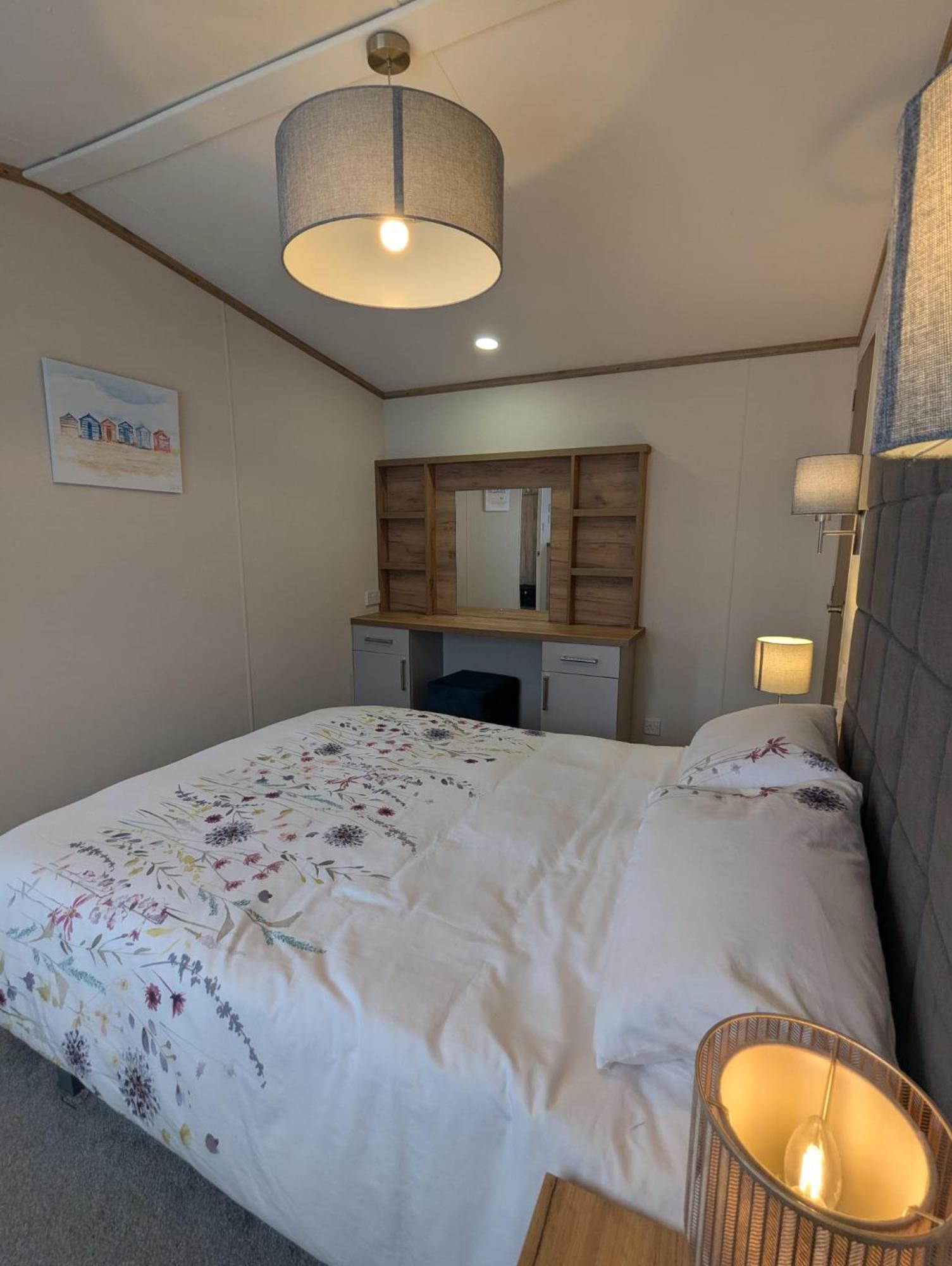 Spacious Comfortable Holiday Home With Unique Layout On 5 Star Shorefield Holiday Park Milford on Sea Exterior photo
